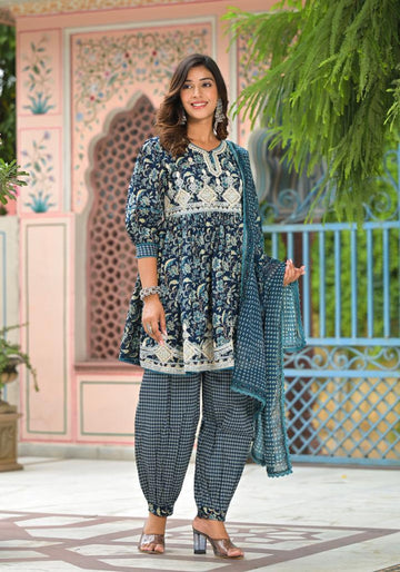 Varanga Zari Embroidered Mandrin Collar Straight Kurta With Bottom And Dupatta